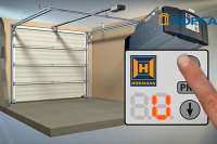 Корса представляет секционные гаражные ворота с электрическим приводом