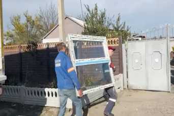 Мiжнароднi органiзацiї допомагають замiнити вiкна в оселях Посад-Покровського