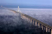 Самый длинный автомобильный мост в мире