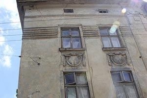 Жители умоляют мэра Львова снести их дом