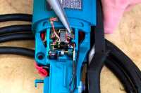 Почему искрит болгарка. Видео