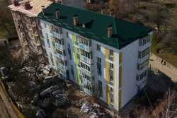 У Макаровi вiдновлюють пошкоджену частину будинку