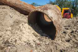 У Голосiївському районi Києва провели складнi роботи iз замiни аварiйного трубопроводу