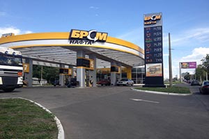 Из-за лени прокуроров под Борисполем таки построили заправку