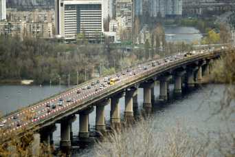 Мост Патона еще не разваливается