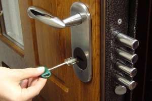 Как устранять неисправности в дверных замках