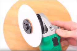 Курьезы: придумали бумажный отрезной диск для «болгарки». Видео