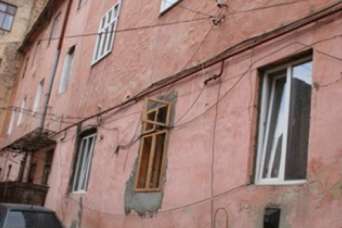 Владельцев квартир в центре Львова заставят вернуть старые окна