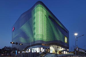 Построено иллюзорное здание с самым большим в мире медиафасадом