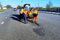 На мiжнародних дорогах Житомирщини розпочато ремонт вибоїн