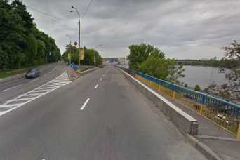 На з&#039;їздi з Днiпровського узвозу вiдремонтують бар&#039;єрне огородження