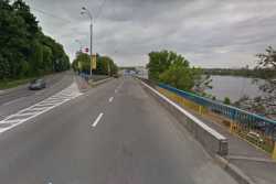 На з'їздi з Днiпровського узвозу вiдремонтують бар'єрне огородження