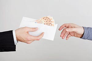 Запорожские чиновники попались на строительных «откатах»