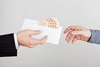 Запорожские чиновники попались на строительных «откатах»