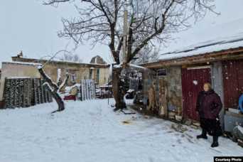 Волонтеры спасают киевские села