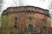 Садовый отказывается строить жилье на костях