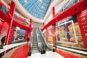 У Blockbuster Mall вiдкриється близько двох третин магазинiв