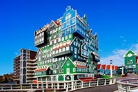 В Голландии есть одно здание, состоящее из 70 разных домов