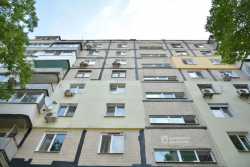 У Днiпрi комплексно ремонтують найдовший будинок