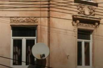 За пластиковые окна в историческом здании выписали первый штраф