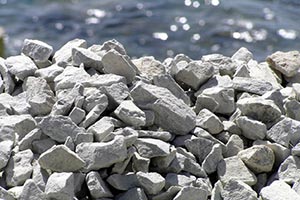 Для развлечения Януковича незаконно поставлялся щебень