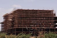 Суд разрешил в Киеве вместо бассейна построить многоэтажки