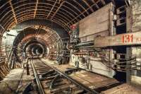 В Киевском метро есть гермозатворы, которые превращают его в бомбоубежище