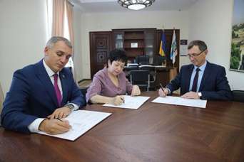 В Николаеве АГУ и Госмолодежьжилье подписали меморандум