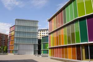 Создано стекло, у которого можно поменять цвет одним нажатием кнопки