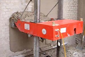 Изобретен конкурент строителям: робот штукатур