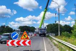 На пiдходi до Хмельницького ремонтують шляхопровiд через залiзницю