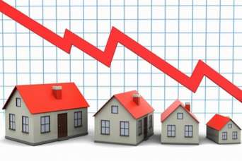 Жилье медленно дешевеет