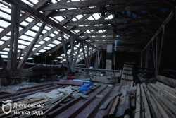 У Днiпрi вiдремонтували 4 десятки пошкоджених росiйськими терористами покрiвель