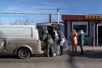 Гражданские до сих пор не хотят уезжать из самой горячей точки Донбасса