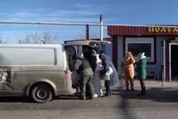 Гражданские до сих пор не хотят уезжать из самой горячей точки Донбасса