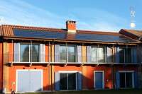 В итальянском селении построен энергоэффективный дом с лучшими в мире мансардными окнами