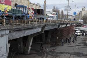 Китайцев загрузили мостами