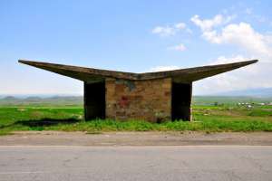 Строительные курьезы: самые удивительные автобусные остановки бывшего СССР. Фото