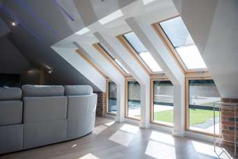 Сколько окон должно быть в мансарде и как определить место для их монтажа.