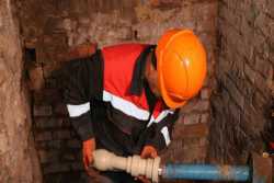 Харкiв почав оновлювати внутрiшньобудинковi системи водопостачання