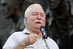 Бывший президент Польши сказал, как надо разговаривать с Путиным