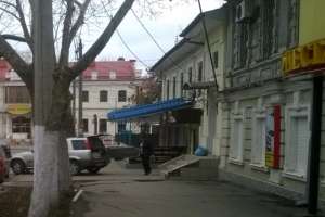 Над незаконным кафе хотели еще и мансарду построить