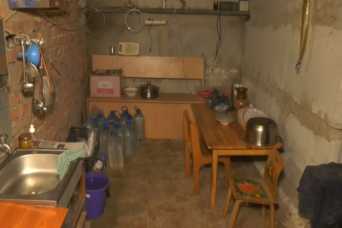 Потерявшие жилье из-за войны жители поселка Кутузовка стали "семьей"