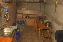 Потерявшие жилье из-за войны жители поселка Кутузовка стали "семьей"