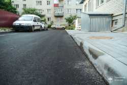 У Тернополi вiдновили прибудинкову територiю