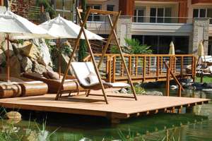 В Украине представлена натуральная террасная доска, которая не содержит древесины