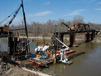 На месте смытого пять лет назад моста в Ивано-Франковской области наконец-то построят новый