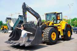 В Киеве показали погрузчик Volvo нового поколения