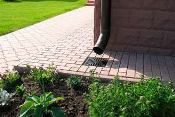 Как обустроить дождеприемник в частном доме