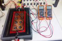 Стены из &quot;живых кирпичей&quot; преобразуют солнечный свет и грязную воду в энергию